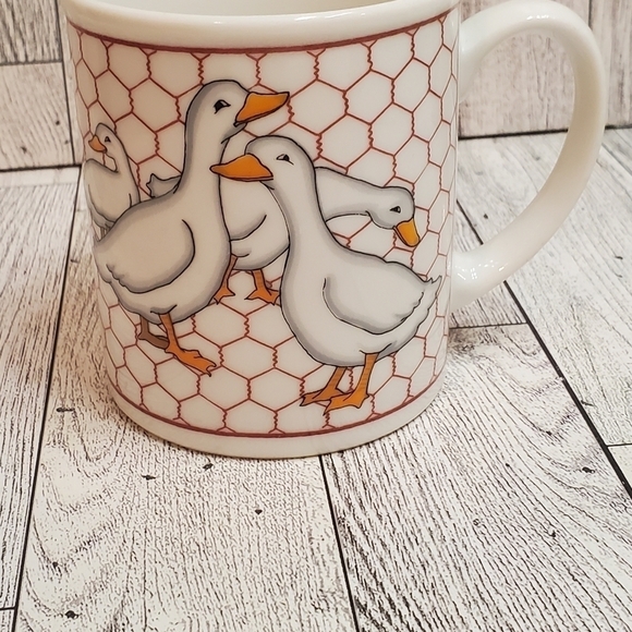 Vintage Takahashi Chicken /Bunnies Farm Kitchen Porcelain Mug Set of 2. - Picture 6 of 12